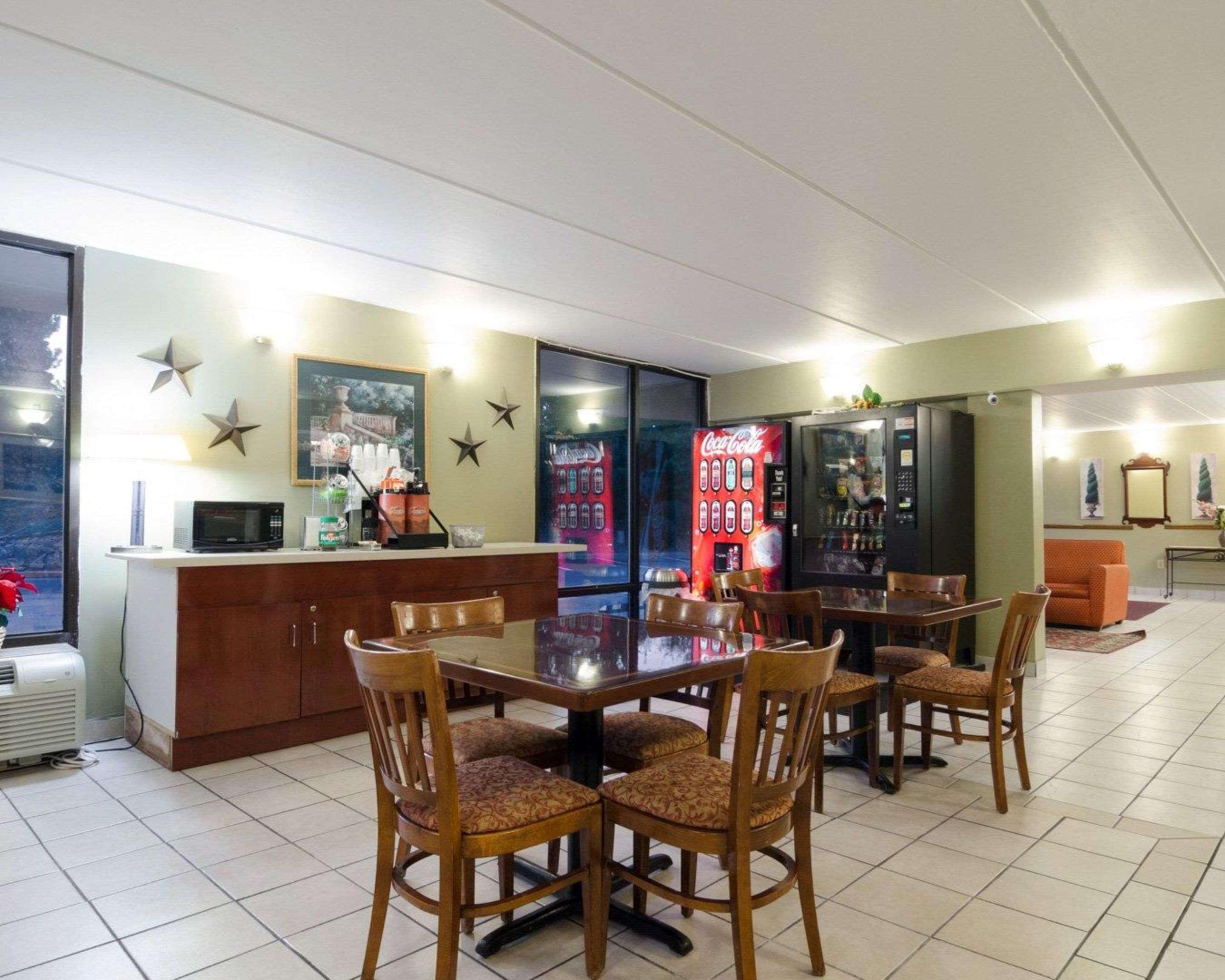 Rodeway Inn Norcross Kültér fotó